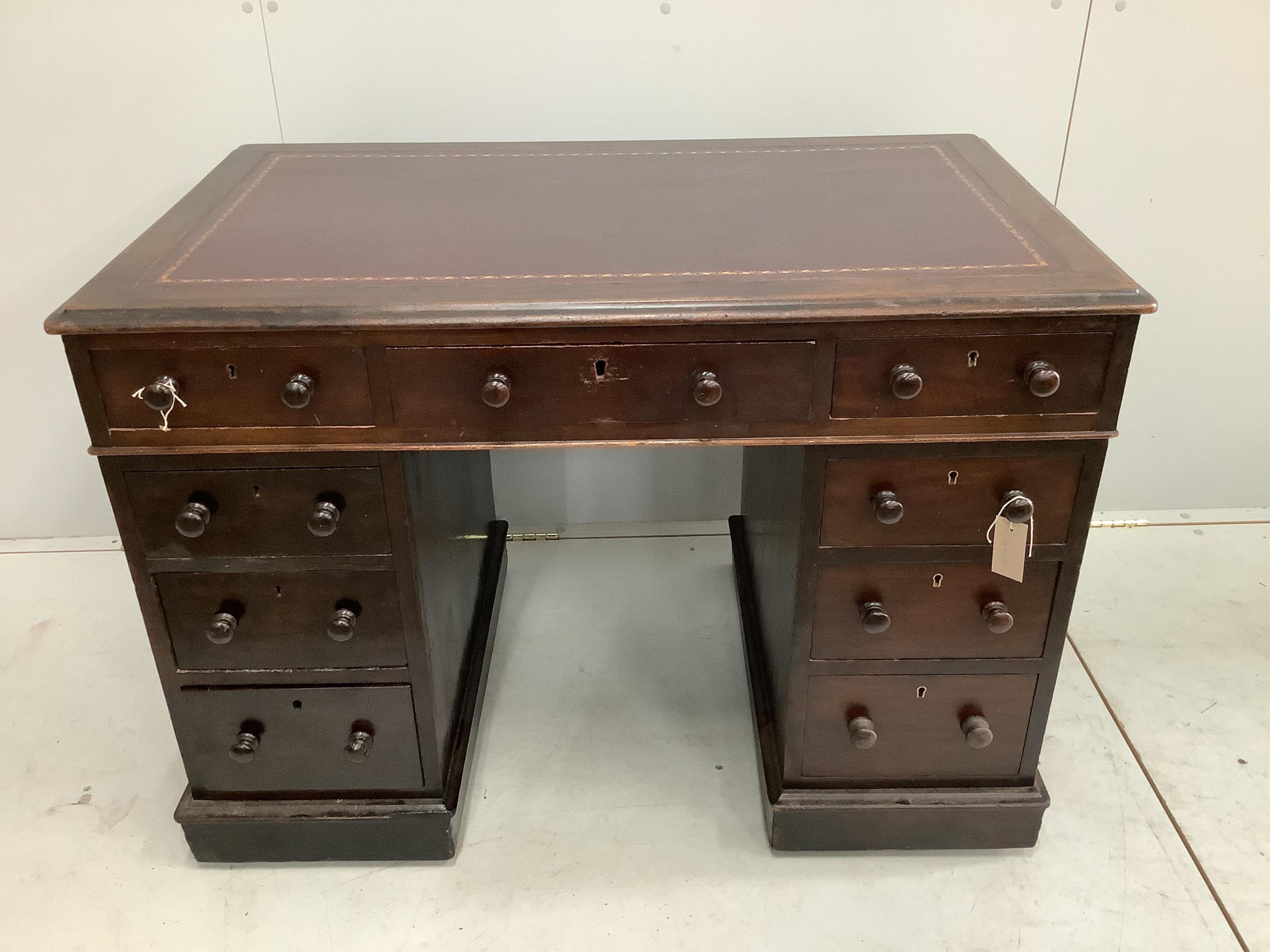 A Victorian mahogany pedestal desk, width 106cm, depth 64cm, height 76cm